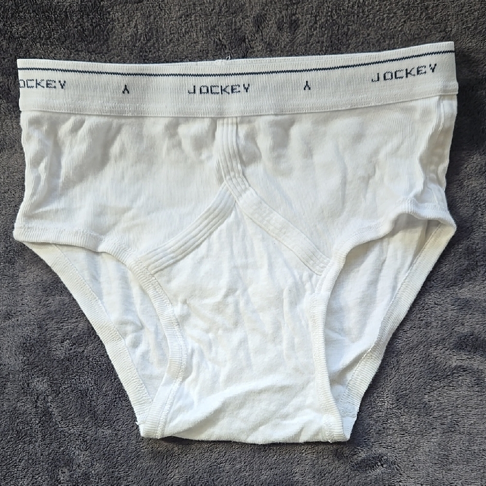 Jockey White Briefs with Soft Cotton Fabric and High-Cut Leg Openings